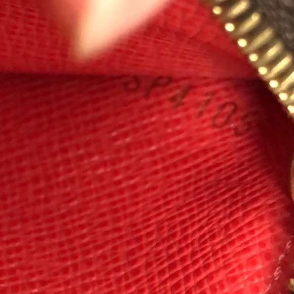 🌺🌺 RARE 🌺🌺 Louis Vuitton TOTEM Coin Purse with charm - Picture 11 of 16